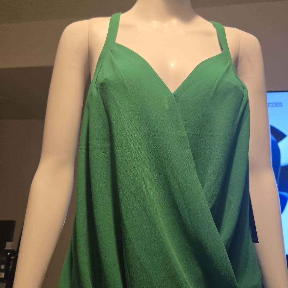 W087 Elegant Green Women's Blouse
